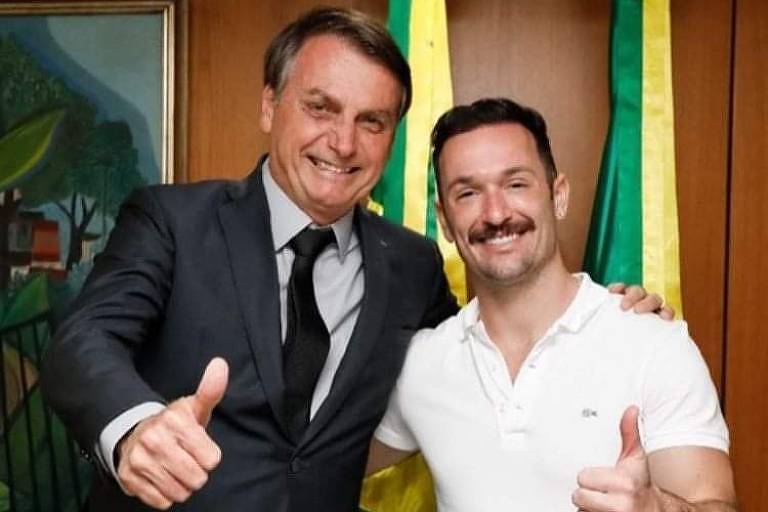 O presidente Jair Bolsonaro posta foto com o ginasta Diego Hypólito, após encontro entre os dois 