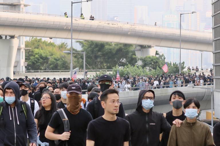 Manifestantes voltam a se reunir em Hong Kong