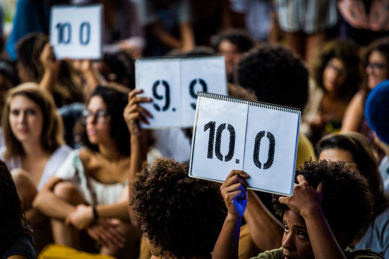 Brasil tem 210 grupos de slam, diz torneio nacional de poesia falada