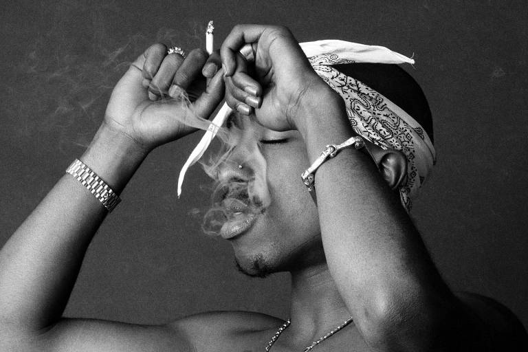 Biografia de Tupac Shakur revela seus diários e criação da mãe ex-Pantera Negra