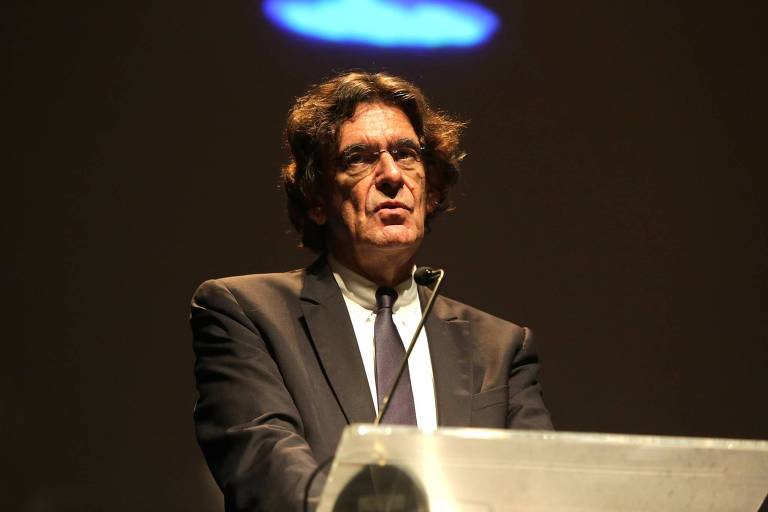 O filósofo francês Luc Ferry durante palestra no ciclo Fronteiras do Pensamento, em novembro, em São Paulo