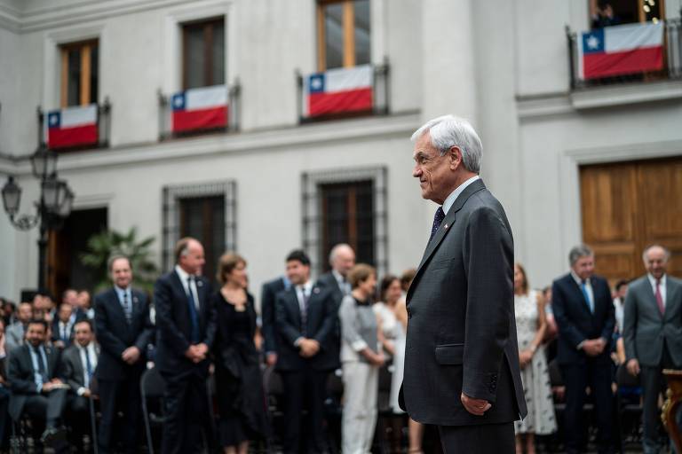 Presidente do Chile convoca plebiscito constitucional histórico para 26 de abril