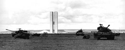 Tanques em Brasília no dia 1º de abril de 1964