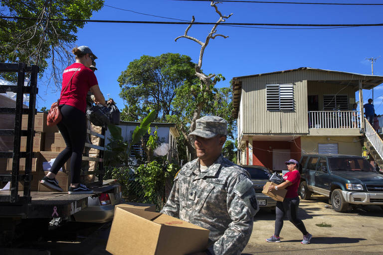 Diretor de emergência de Porto Rico é demitido após descoberta de armazém com suprimentos sem uso