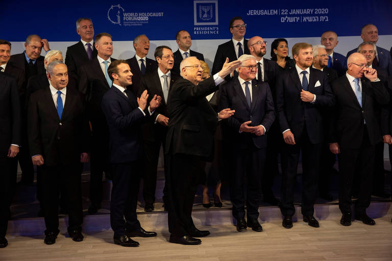 Líderes posam após jantar oferecido pelo presidente de Israel, Reuven Rivlin, em Jerusalém; à frente, Binyamin Netanyahu (premiê israelense), Emmanuel Macron (presidente da França), Rivlin, Frank-Walter Steinmeier (presidente da Alemanha) e o rei Willem-Alexander (Holanda) 