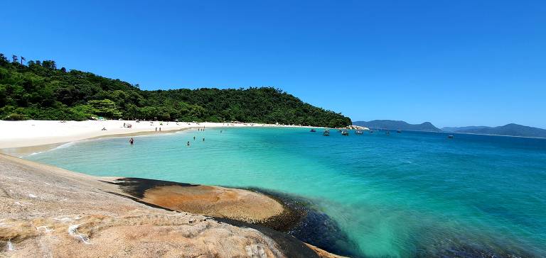 Ilha do Campeche tem sítios arqueológicos e água do mar azul-turquesa