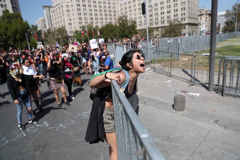 Chile tem greve de mulheres e novas manifestações