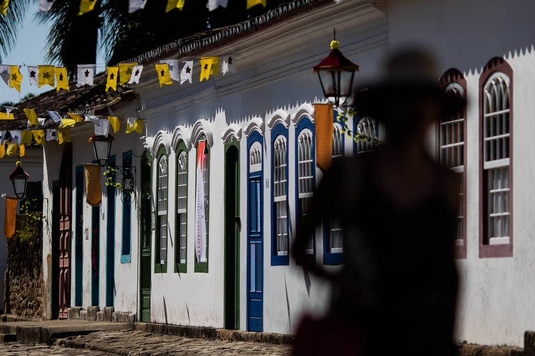 sombra de pessoa em paraty