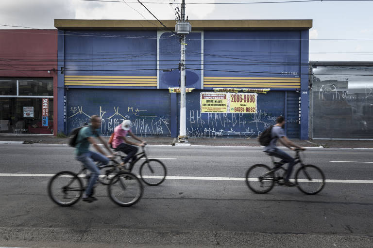 Em quarentena, São Paulo fecha comércios e restaurantes