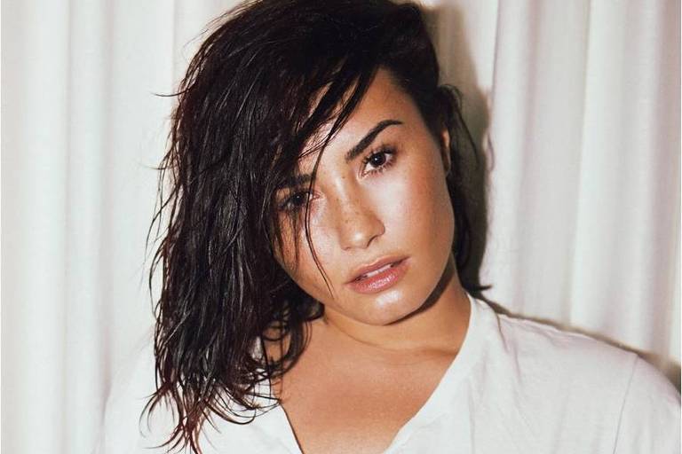 Demi Lovato diz que não é mais amiga de Selena Gomez, mas mantém contato com Miley Cyrus