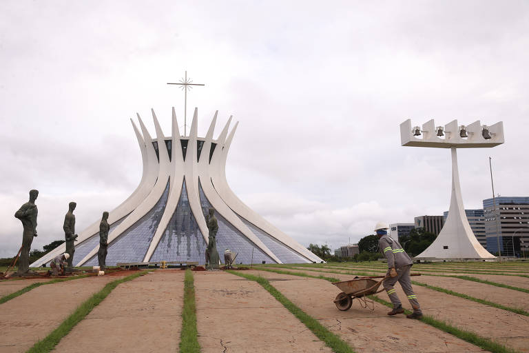 Brasília faz 60 anos e discute flexibilização do plano urbanístico