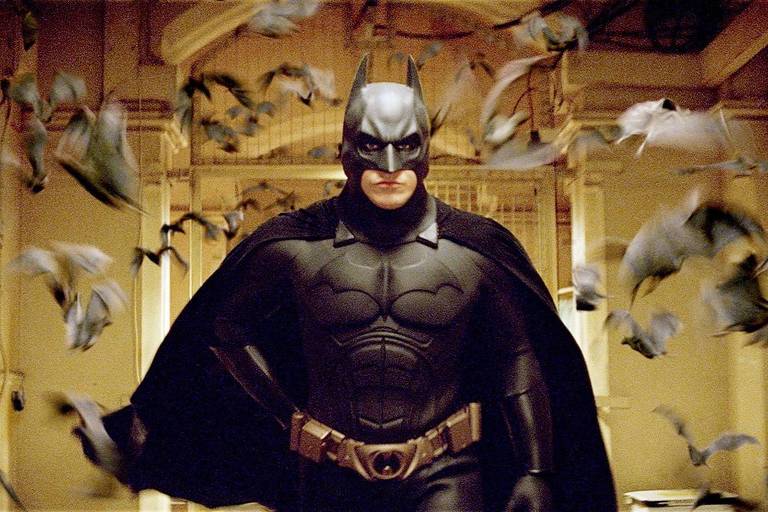 O ator Christian Bale em cena do filme 'Batman Begins'