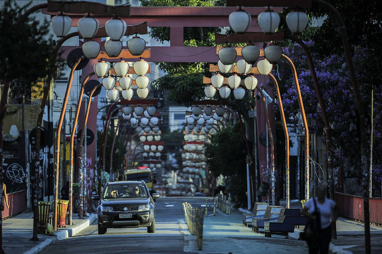 Rua no bairro da Liberdade, em São Paulo, conhecido local de imigrantes japoneses na cidade