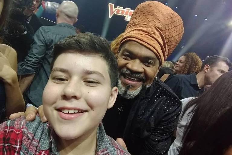 Carlinhos Brown lamenta assassinato de ex participante do The Voice Kids em PE