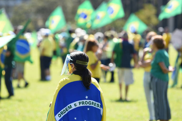 Veja imagens dos manifestantes em ato contra o STF e o Congresso