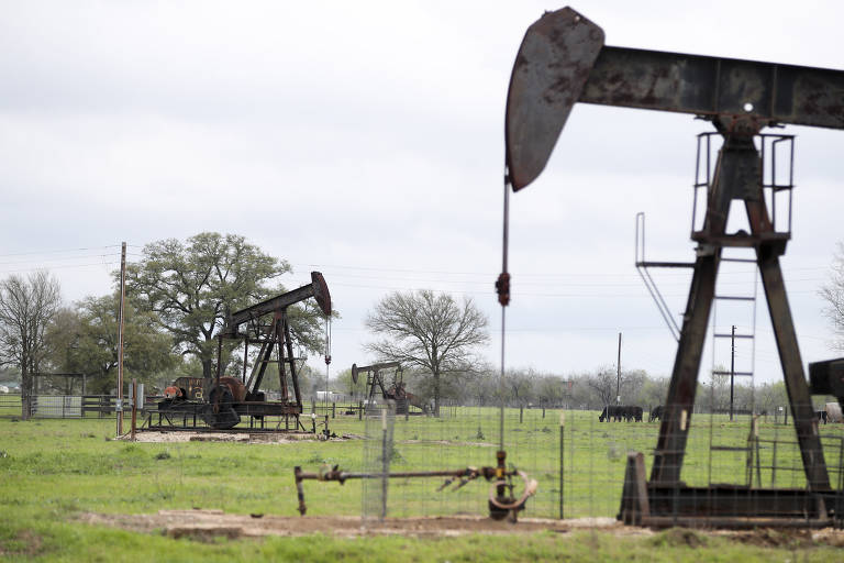 Preço do barril de petróleo derrete com a alta nos estoques