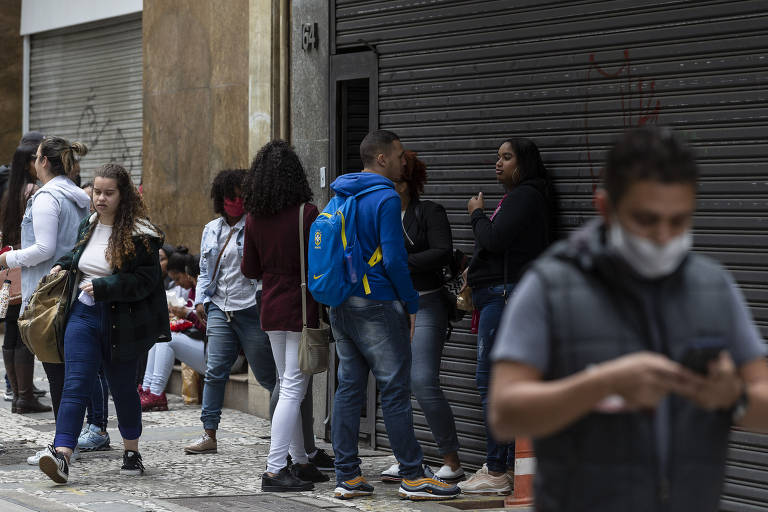 Primeiro dia de uso obrigatório de máscaras na cidade de São Paulo