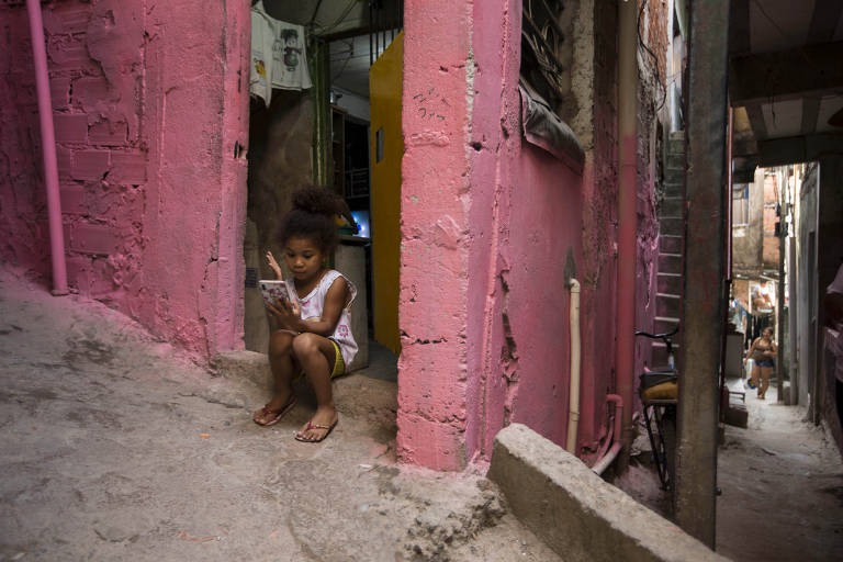 Aulas à distância durante a pandemia expõem desigualdades na educação