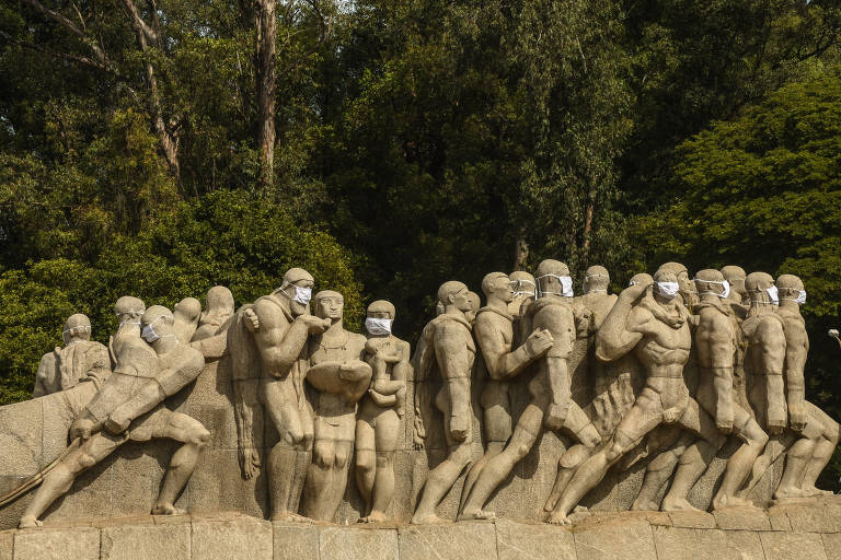 Monumentos em São Paulo ganham máscaras; veja fotos de hoje