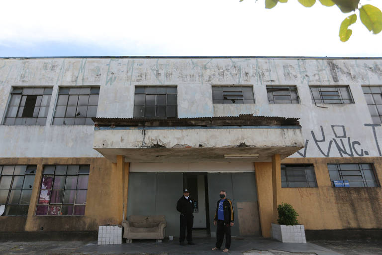 Hospital comprado na zona leste de SP há cinco anos está abandonado