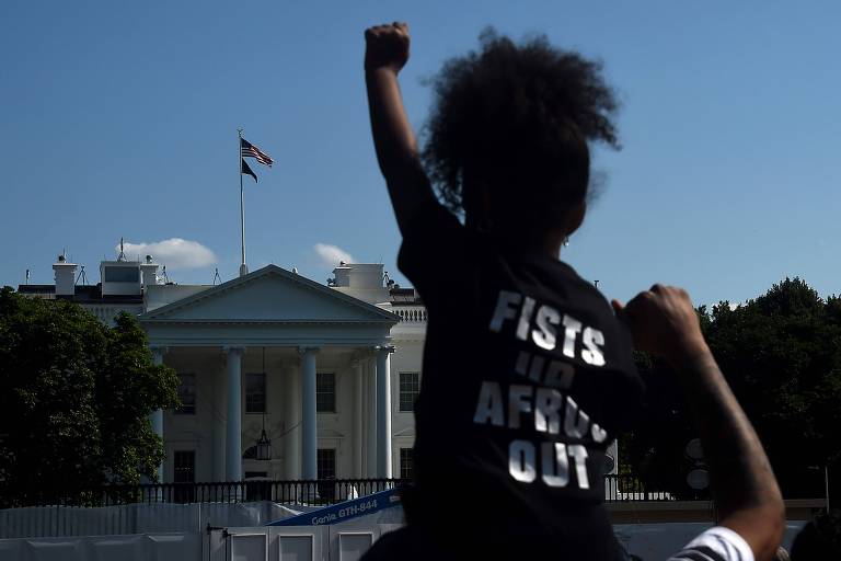 Protesto contra o racismo em Washington, nos EUA, em frente à Casa Branca