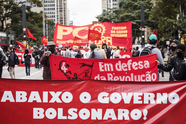 Manifestação contra o governo Bolsonaro em frente ao Masp, na avenida Paulista.    