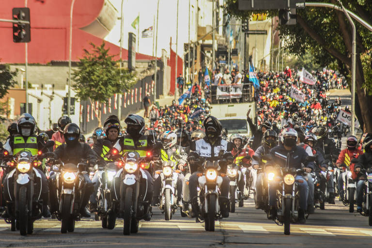 Motoboys querem debater direitos trabalhistas e CLT com o governo Lula