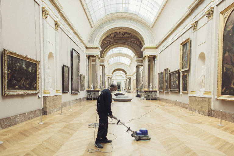 Museu do Louvre, em Paris, se prepara para reabertura