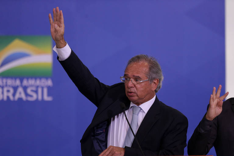 Ministro da Economia, Paulo Guedes, em solenidade no Palácio do Planalto