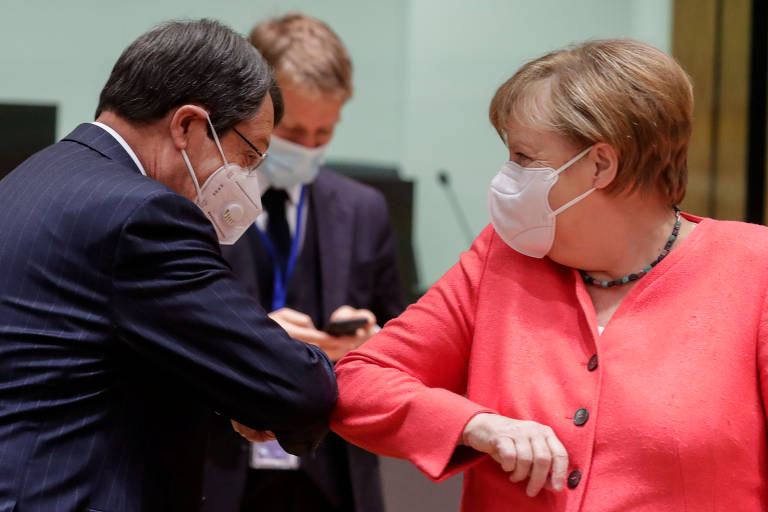 Líderes em primeira reunião presencial da União Europeia desde o início da pandemia