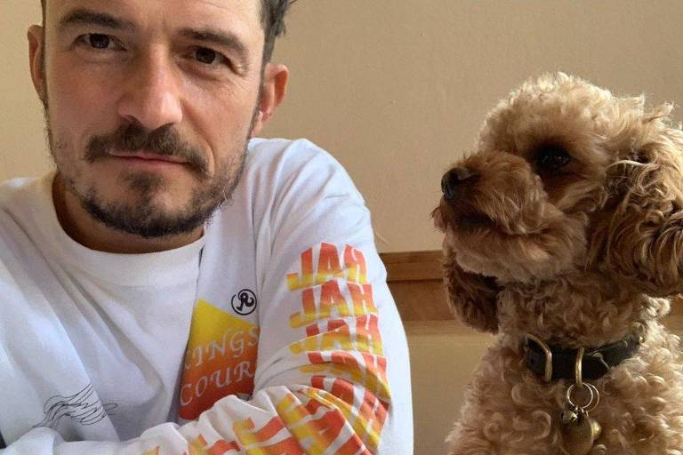 Orlando Bloom compara sumiço de cachorro com pessoas que perderam parentes pela Covid