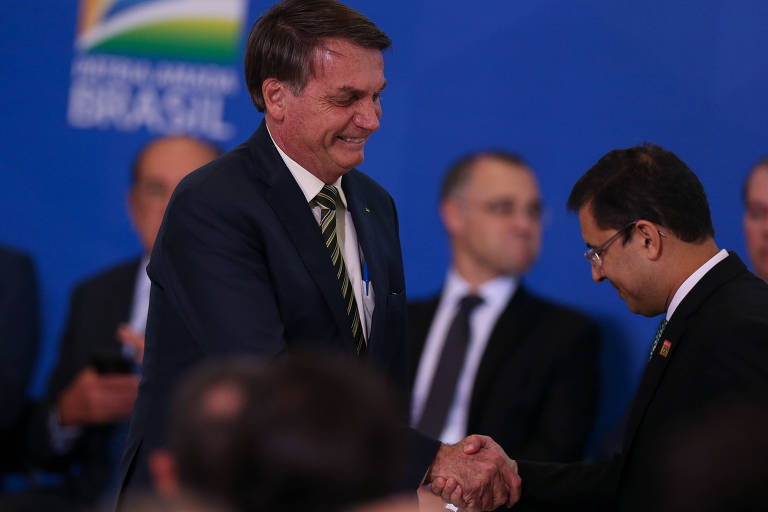 O presidente Jair Bolsonaro e o advogado-geral da União, José Levi