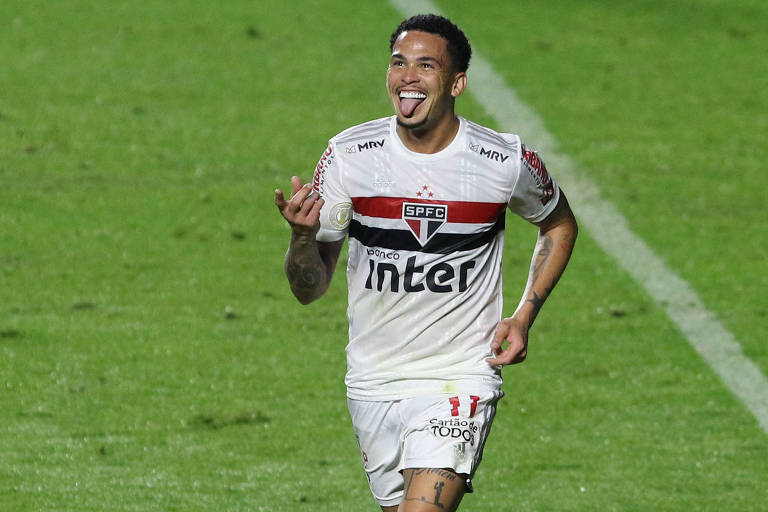 Luciano marca e São Paulo vence a segunda partida seguida