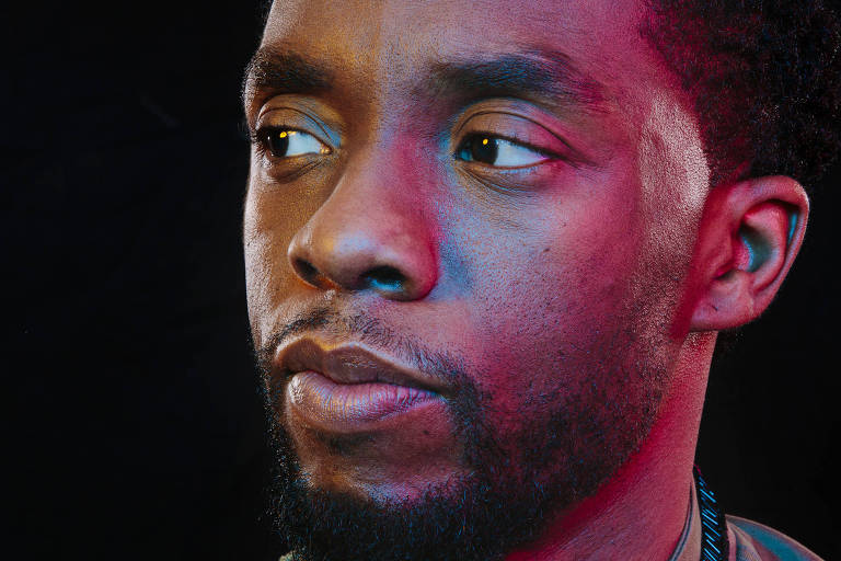 Chadwick Boseman se tornou menos negro ao se transformar em pantera?