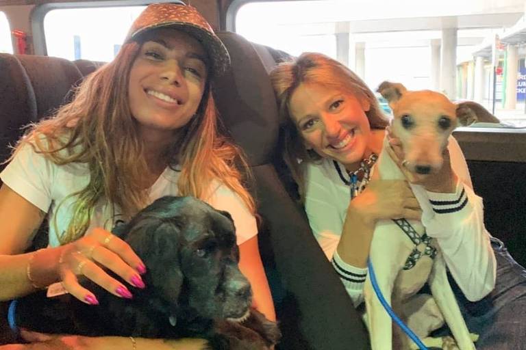 Anitta e Luisa Mell juntas na manhã desta segunda-feira (30)