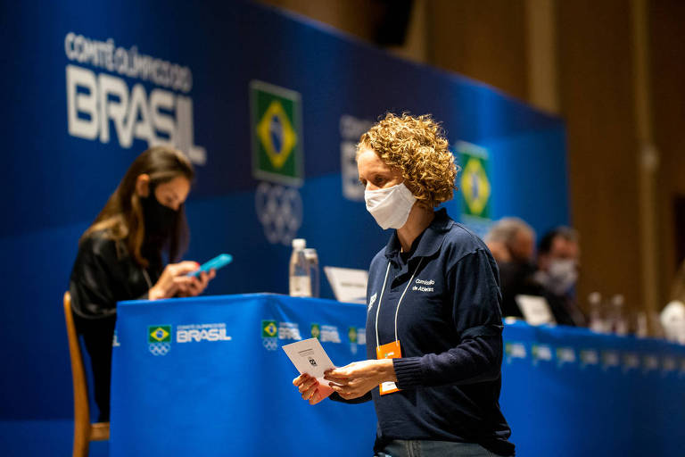 Yane Marques, vice-presidente da Comissão de Atletas, vota nas eleições do Comitê Olímpico do Brasil 