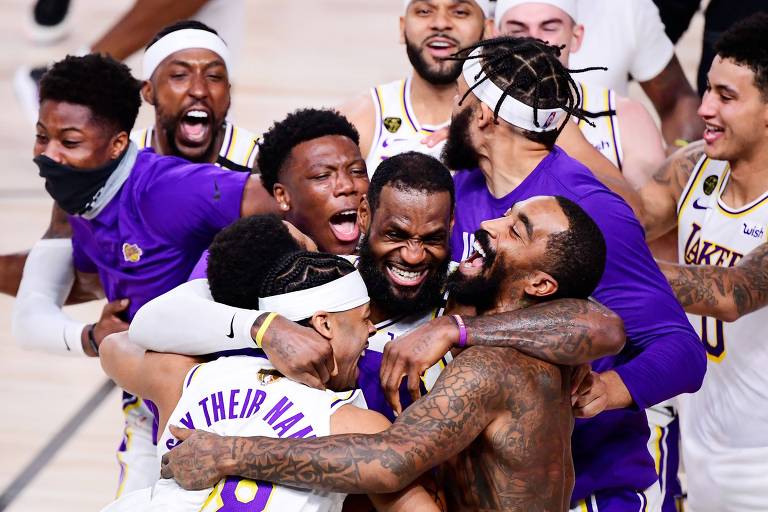 Lakers derrotam Heat, quebram jejum e chegam a seu 17º título na NBA