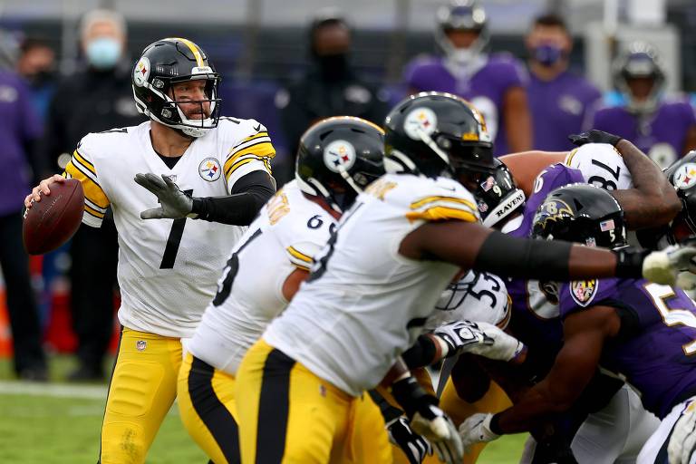 Ben Roethlisberger prepara lançamento enquanto seus companheiros seguram rivais