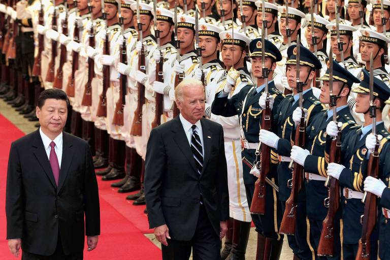 Xi Jinping e Joe Biden em visita do americano a Pequim em 2011

