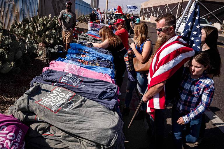 Apoiadores de Donald Trump lamentam derrota e mantêm protestos nos EUA