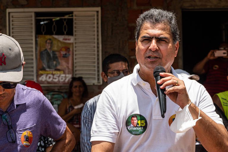 O prefeito Cuiabá, Emanuel Pinheiro, que disputa a reeleição, em reunião no distrito de Aguaçu