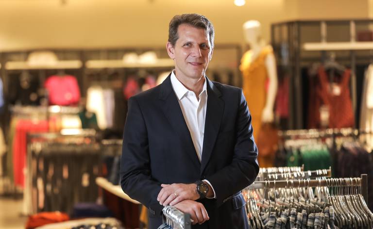Renner quer ser 'linha de frente' na doação de roupas para o RS, diz CEO