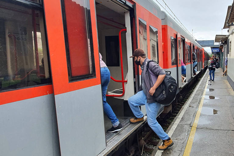 Estações da CPTM estão degradadas e sem acessibilidade