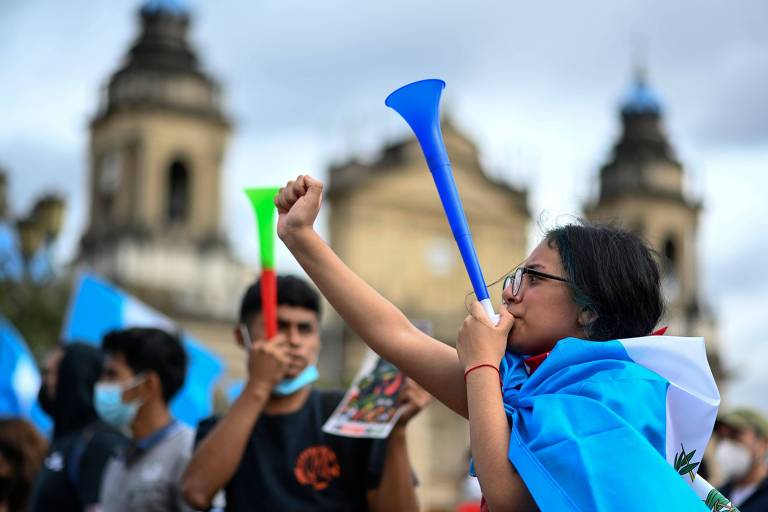 Insatisfação com resposta a furacões e à pandemia entorna caldo da crise na Guatemala