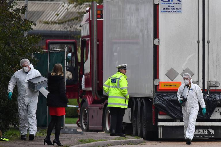 Dois homens são condenados por morte de 39 imigrantes em caminhão no Reino Unido