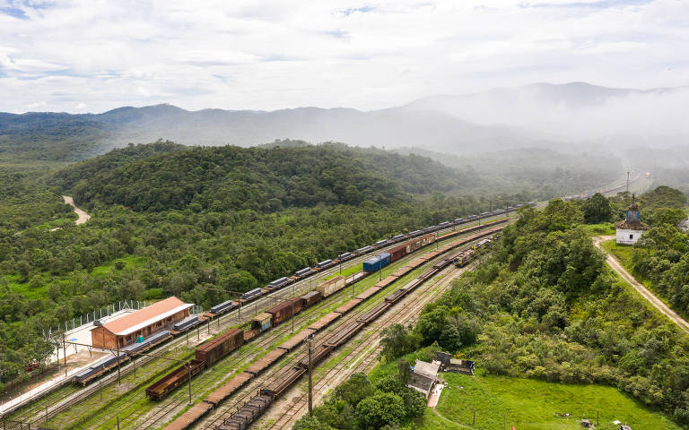 Desenvolvimento ferroviário cria pequenos ramais em indústrias do interior de SP