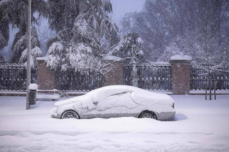 Maior tempestade de neve em 50 anos na Espanha mata quatro pessoas