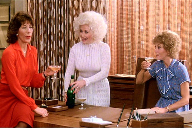 Lily Tomlin, Dolly Parton e Jane Fonda contracenam em 'Como Eliminar seu Chefe', de 1980