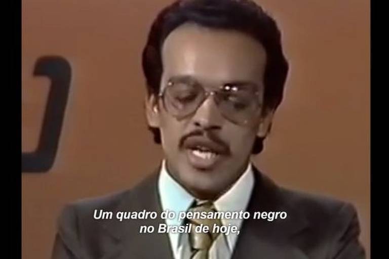 Jornalista Paulo Roberto Leandro em fala de abertura no documentário 'O Negro da Senzala ao Soul' e reproduzida no "AmarElo", de Emicida