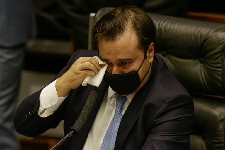 Deputados do DEM queriam reação mais dura contra Rodrigo Maia